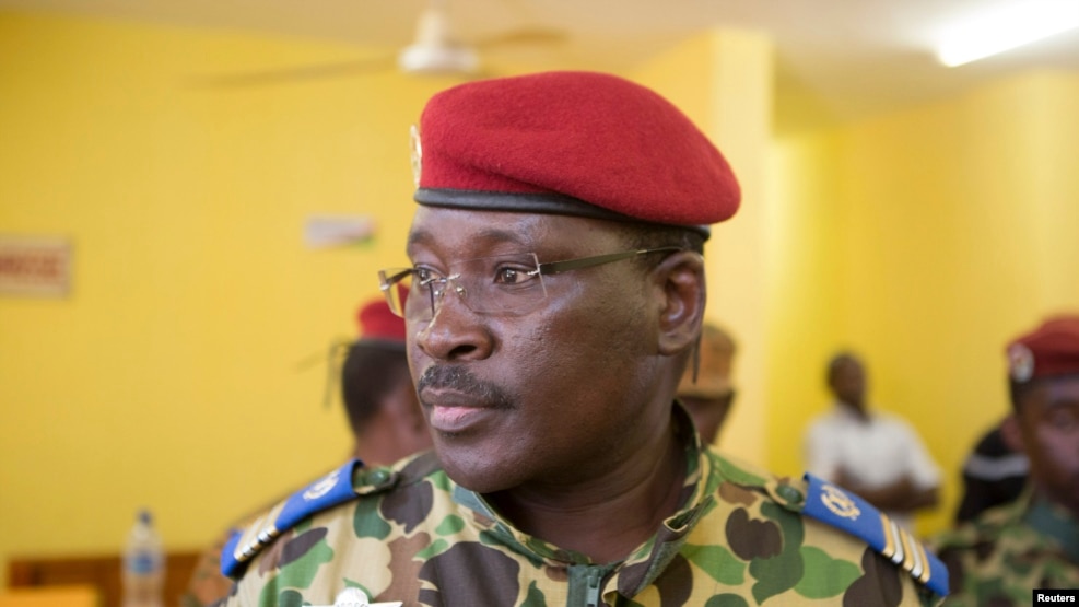Le Lieutenant Colonel Yacouba Isaac Zida dans une conference de presse dans laquelle il a annonce sa nomination comme président de la Republique Ouagadougou, capitale du Burkina Faso, novembre 1, 2014.