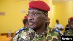 Militer menguasai Burkina Faso dan menunjuk Letnan Kolonel Isaac Yacouba Zida sebagai presiden sementara (foto: dok).