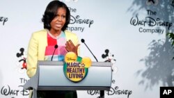 Michelle Obama invitó a las compañías estadounidenses para que contraten a veteranos estadounidenses.