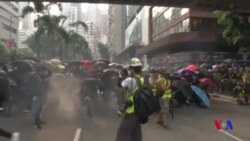 香港警方強力清場以水砲、橡膠子彈、催淚彈驅散示威者 (粵語)