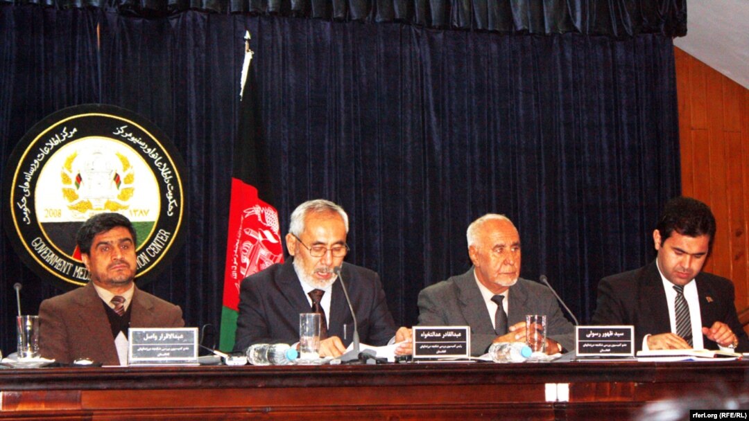 تيره مياشت د افغانستان د صدر حامد کرزي ددې وينا څخه وروستو چې دطالبانو خوشي کړل شوي مشر ملا بردار سره دليدنې په غرض به دافغانستان يو وفد دپاکستان سفر کوي