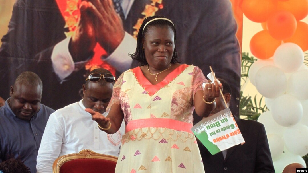 Simone Ehivet Gbagbo, istri mantan Presiden Pantai Gading Laurent Gbagbo saat melakukan kampanye di istana Kebudayaan di Abidjan, ibukota Pantai Gading (Foto: dok). ICC telah mengajukan dakwaan terhadap mantan ibu negara Simone Gbagbo atas kejahatan terhadap kemanusiaan, Kamis (21/11).
