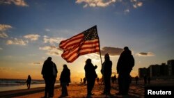 Stanovnici istočne obale održali su komemorativne ceremonije u znak sećanja na žrtve oluje Sendi.