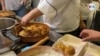 Venezolano dicta cursos de panadería para inmigrantes en España