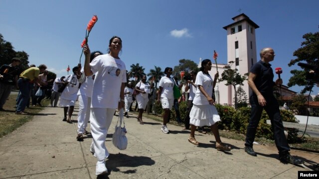 Unas 50 Damas de Blanco entre activistas detenidos el domingo en La Habana.