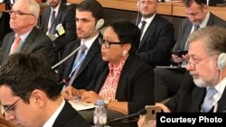 Menlu Indonesia Retno Marsudi menekankan pentingnya mencapai upaya perdamaian di Afghanistan guna mendorong reformasi dan pembangunan dalam Konferensi Jenewa tentang Afghanistan di Jenewa, Rabu 28/11 (Courtesy: Kemlu RI).