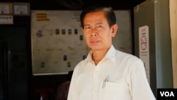 Sam Lan, 60, is the current commune chief for Sala Kam Reuk commune, Siem Reap, Cambodia, Monday May 1, 2017. (Sun Narin/VOA Khmer)