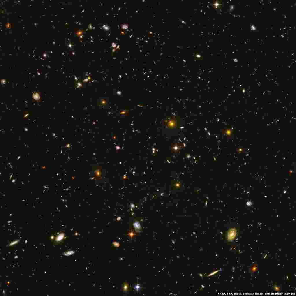 С каждым годом астрономы получают все более детальные обзорные снимки космоса. Этот снимок, именуемый Hubble Ultra Deep Field, был сделан еще в начале века и на тот момент предоставил ученым со всего мира колоссальный материал для исследования. На снимке изображены около 10 тысяч галактик; чтобы снять их все, &laquo;Хабблу&raquo; потребовалось совершить свыше 400 оборотов вокруг Земли. Хотя пятнадцать лет назад этот снимок считался прорывным, сегодняшние обзорные снимки космоса уже давно обошли его по детальности изображений. Так, фотография Hubble Legacy Field, снятая в мае 2019 года, дает нам возможность взглянуть сразу на 265 тысяч галактик на одном снимке.