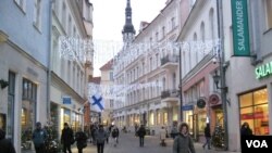 На улицах столицы Эстонии - Таллинна. Архивное фото.