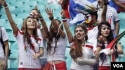 میرمن مولاوردي وایي چې ښځې به بیا هم د فوټبال، لامبو وهلو او پهلوانۍ د لوبو د لیدلو اجازه ونه لري.