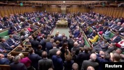 영국 런던 의회에서 3일 유럽연합(EU) 탈퇴 브렉시트 연기 법안을 표결하고 있다.
