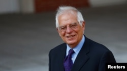 El ministro de Asuntos exteriores de España, Josep Borrell, dijo a medios el miércoles 3 de abril de 2019 que su gobierno busca una salida democrática a la crisis en Venezuela pero no respalda una eventual intervención militar.