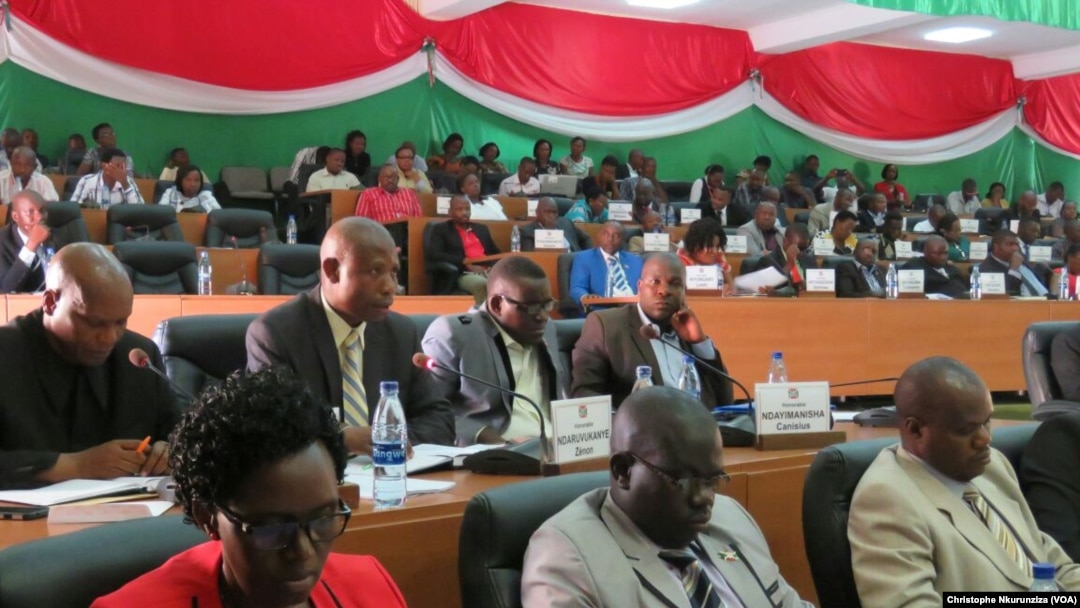 Burundese lawmakers approved request to leave the ICJ in Bujumbura, October 12th, 2016. (VOA/Christophe Nkurunziza)