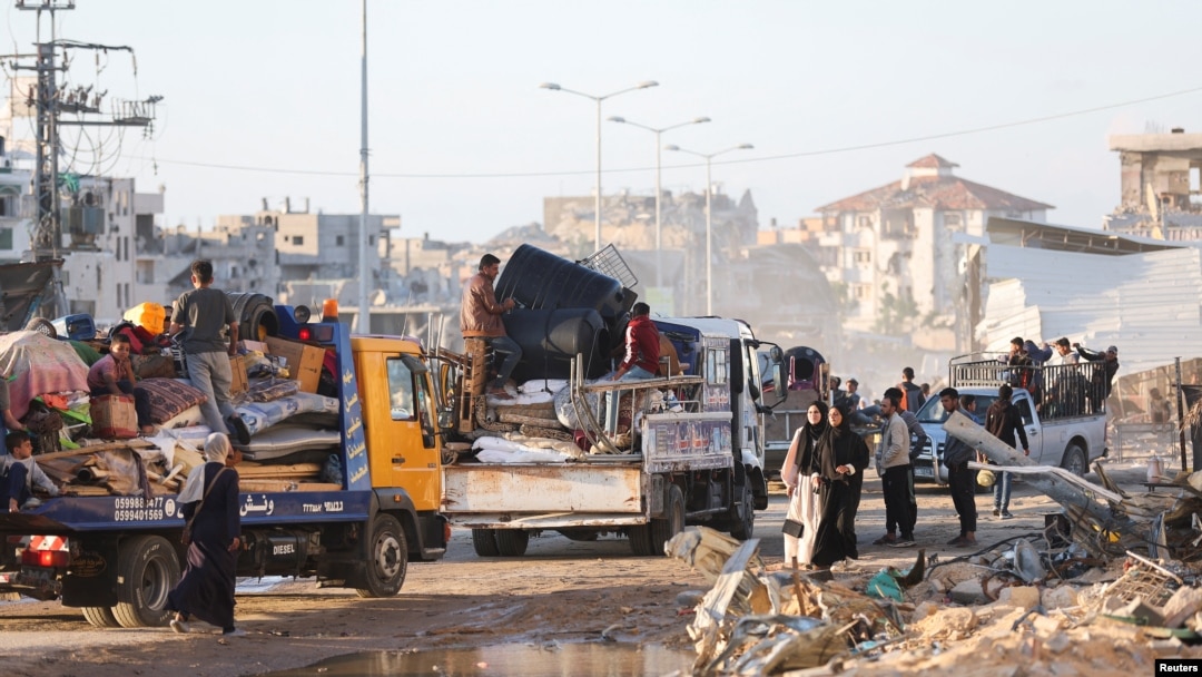 Người tị nạn Palestine đang di tản khỏi Rafah trước đợt tấn công của Israel