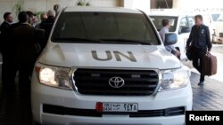 Una caravana de cinco automóviles de Naciones Unida llegó a un hotel en Siria con el equipo de inspectores y expertos en armas químicas.