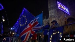 Las labores de las cámaras baja y alta quedaron suspendidas de madrugada y hasta el 14 de octubre, dos semanas antes de la fecha del Brexit.