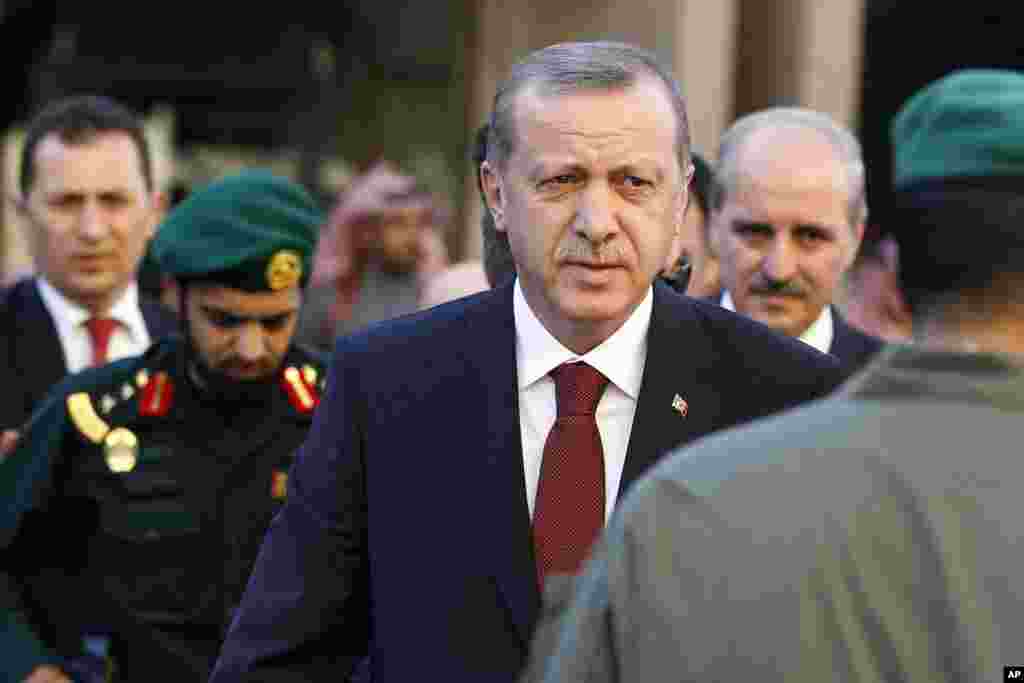 Turkey's President Recep Tayyip Erdogan arrives to Riyadh, Saudi Arabia, to give his country's condolences for King Abdullah, Jan. 24, 2015.