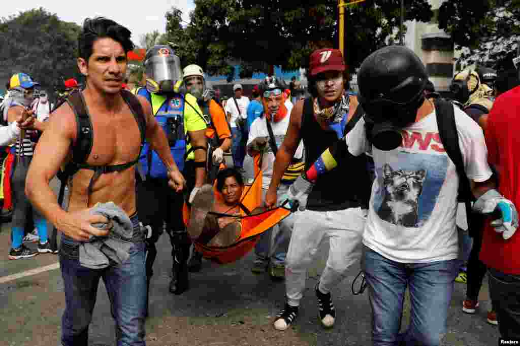 لاطینی امریکہ کے ملک وینزویلا میں حکومت مخالف احتجاج میں شدت آ رہی ہے۔