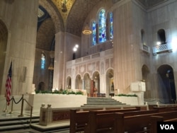 View inside the Basilica of the National Shrine of the Immaculate Conception in Washington, D.C., Sept. 15, 2015. (Photo: S. Lemaire / VOA)