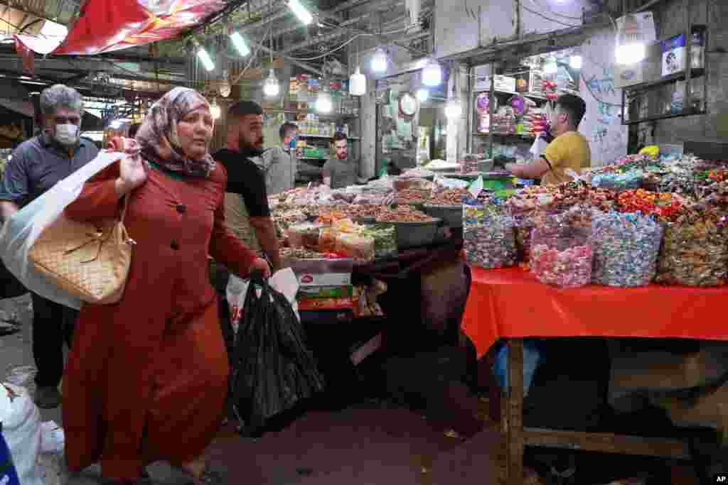 بازار بغداد؛ مردم برای ماه رمضان خرید می&zwnj;کنند و آماده می شوند.&nbsp;