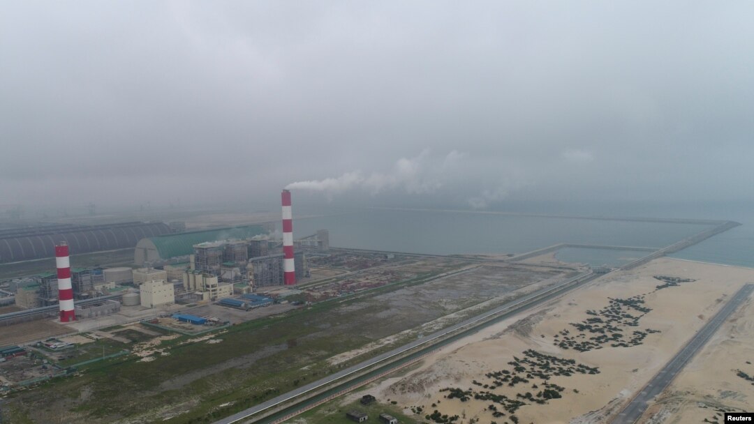 Hình ảnh nhà máy thép Formos ở Hà Tĩnh. Công ty này đã thừa nhận xả thải độc ra biển và đồng ý đền bù 500 triệu đô la cho nạn nhân của thảm họa môi trường biển này.