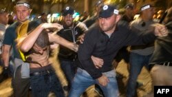 Polisi Israel bentrok dengan demonstran warga Yahudi asal Ethiopia di Tel Aviv, Israel Minggu (3/5).
