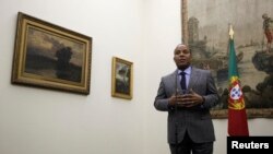 Le Premier ministre de Sao Tomé et principe Patrice Trovoada participe à une conférence de presse avec son homologue portugais, au palais de Sao Bento, à Lisbonne, le 7 novembre 2011. 