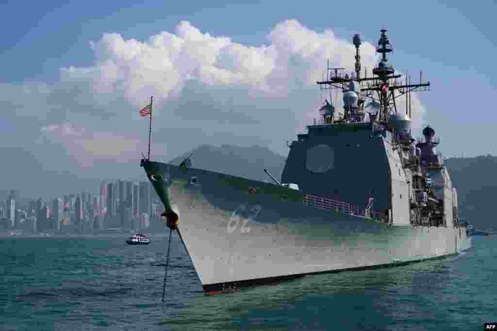 美国&ldquo;钱斯勒斯维尔&rdquo;号导弹巡洋舰2018年11月21日访问中国香港（法新社图片说明写作驱逐舰）。此外&ldquo;本福德&rdquo;号导弹驱逐舰以及&ldquo;科蒂斯&middot;威尔伯&rdquo;号导弹驱逐舰也于21日停靠香港。