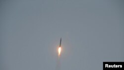 朝鲜向其东部沿海又发射了两枚短程导弹