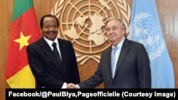 Poignée des mains entre le président du Cameroun, Paul Biya, à gauche, et le secrétaire général de l’ONU, Antonio Guterres, en marge de l’Assemblée générale des Nations unies à New York, le 24 septembre 2017. (Facebook/@PaulBiya,Pageofficielle)