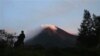 Núi lửa ở Indonesia lại phun trào dữ dội