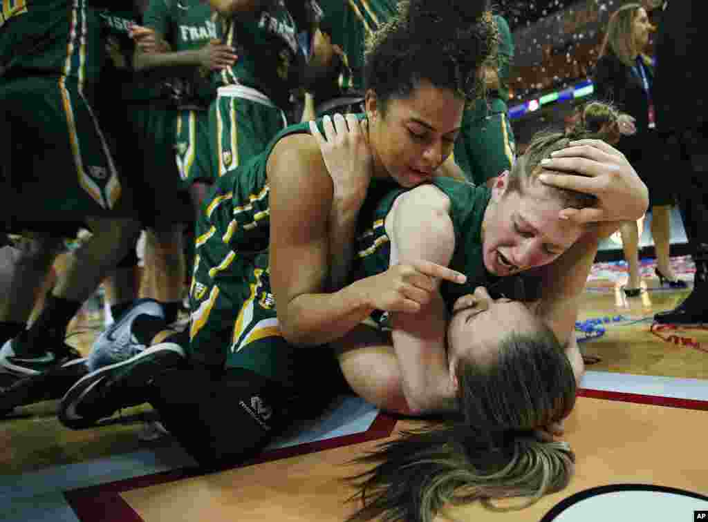 Las-Veqas&nbsp; -&nbsp; Brigham Young Universitetinin basketbol komandası qələbə qazanıb &nbsp;