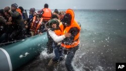 Turkey မှ Greece နိုင်ငံ Lesbos ကျွန်းသို့ရောက်ရှိလာသော ဒုက္ခသည်များ
