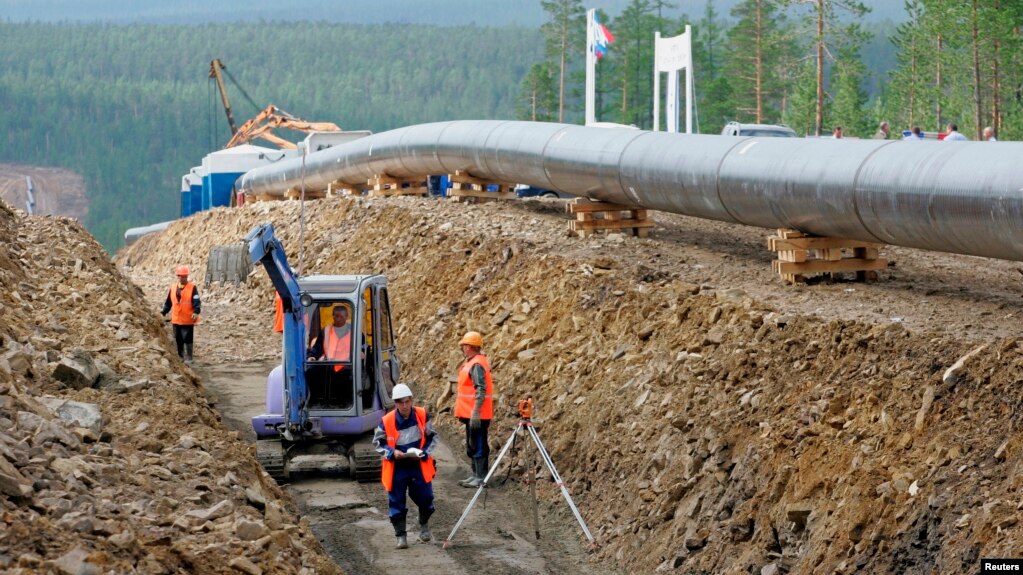 资料照:俄罗斯在西伯利亚东部通往亚洲的第一条石油管道。(2007年7月12日)