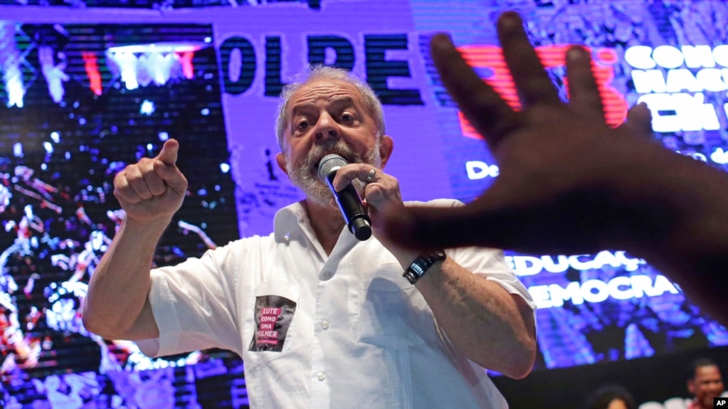 Lula da Silva fala a apoiantes