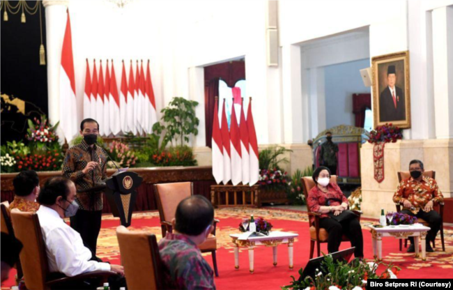 Presiden Jokowi mengundang pimpinan parpol koalisi dì Istana Merdeka, Jakarta, Rabu (25/8). (Foto: Courtesy/Biro Setpres)