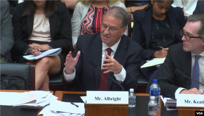 ̺ úƮ бȺ(ISIS)  12 ׷ ҹڱ ȸ  ûȸ  ϰ ִ.