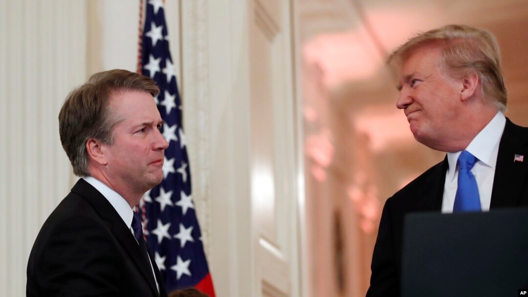 Presjednik Donald Trump se rukuje sa sudijom Brett Kavanaugh-om, Bijela Kuca, 9. juli 2018, Washington.
