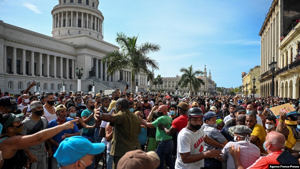 Người Cuba biểu tình chống chính phủ ở thủ đô Havana, 11/7/2021 (ảnh tư liệu). 