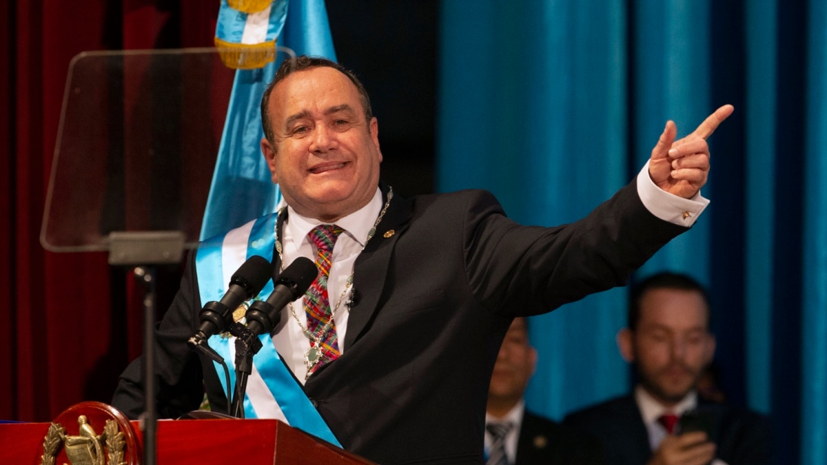 Giammattei juramenta como nuevo presidente de Guatemala