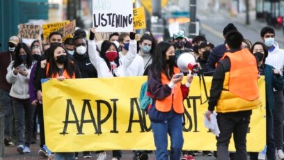 Biểu tình chống kỳ thị người gốc Á tại Seattle, bang Washington, ngày 13/3/2021.