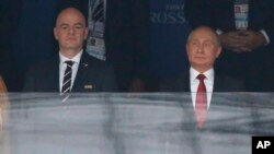 Predsednik FIFA-e Đani Infantino i ruski predsednik Vladimir Putin