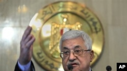 Palestinian authority President Mahmoud Abbas talks during a presser following his meeting with Egyptian President Hosni Mubarak, at the Presidential palace in Cairo, Egypt, 21 Nov 2010