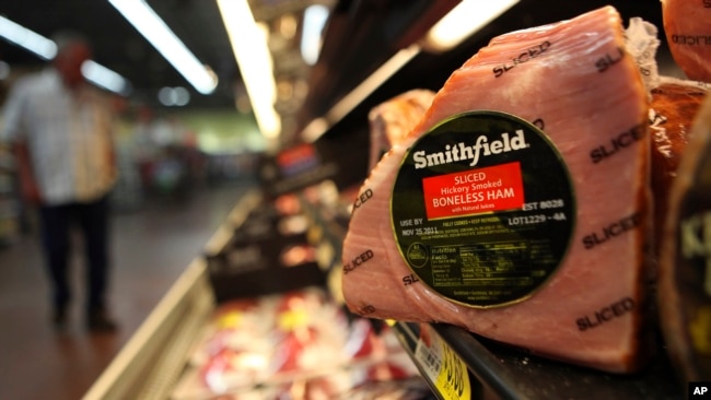 美国史密斯菲尔德食品公司的肉制品在德克萨斯州一家超市出售。（资料照片）