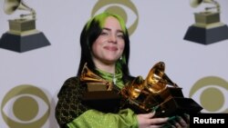 Billie Eilish galardoada nos Grammy