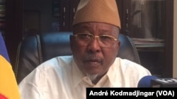 Ahmat Mahamat Bachir, ministre de la Sécurité publique, à N'Djamena, Tchad, le 6 février 2018. (VOA/André Kodmadjingar)