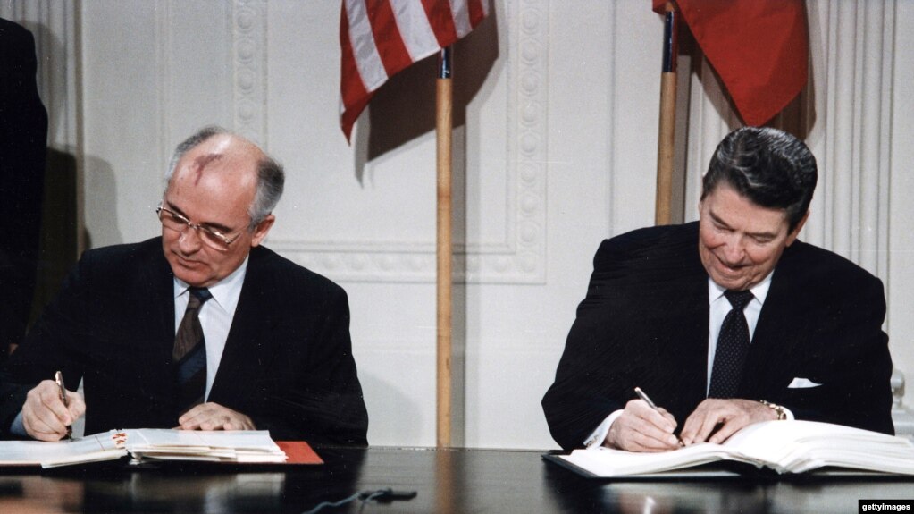 ááá¯áá®ááá¹á»ááá¹á±áá¬áá¹á
ᯠááá¼á Mikhail Gorbachev áá²á á¡á±áááááá¹ááá¼á Ronald Reagan ááá¯á áááá áá½á¬Â INF á
á¬ááºá³áá¹ááᯠááºá³áá¹ááá¯