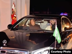 Pakistan's Prime Minister Imran Khan personally received Saudi Crown Prince Mohammed bin Salman and drove him to his office after the Saudi leader landed in Islamabad on his first state visit, Feb. 17, 2019 (courtesy Khan's office)