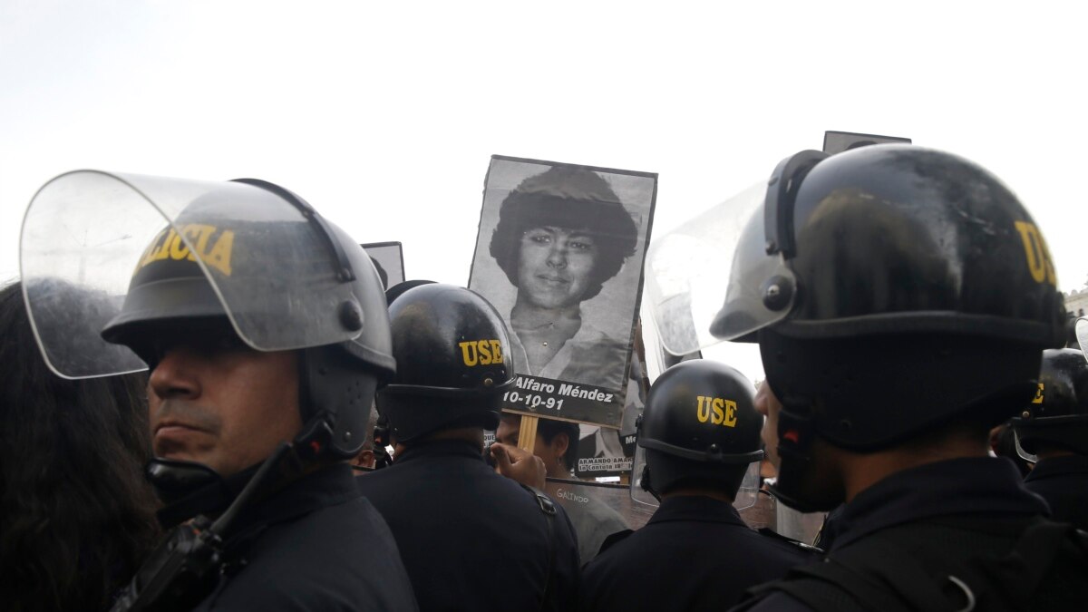 Protests Continue In Peru Over Jailed Former Presidents Pardon 