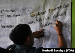 Penyandang Disabilitas di Yogyakarta menyuarakan aspirasi terkait tindak lanjut UU 8 Th 2016 (VOA/Nurhadi Sucahyo)